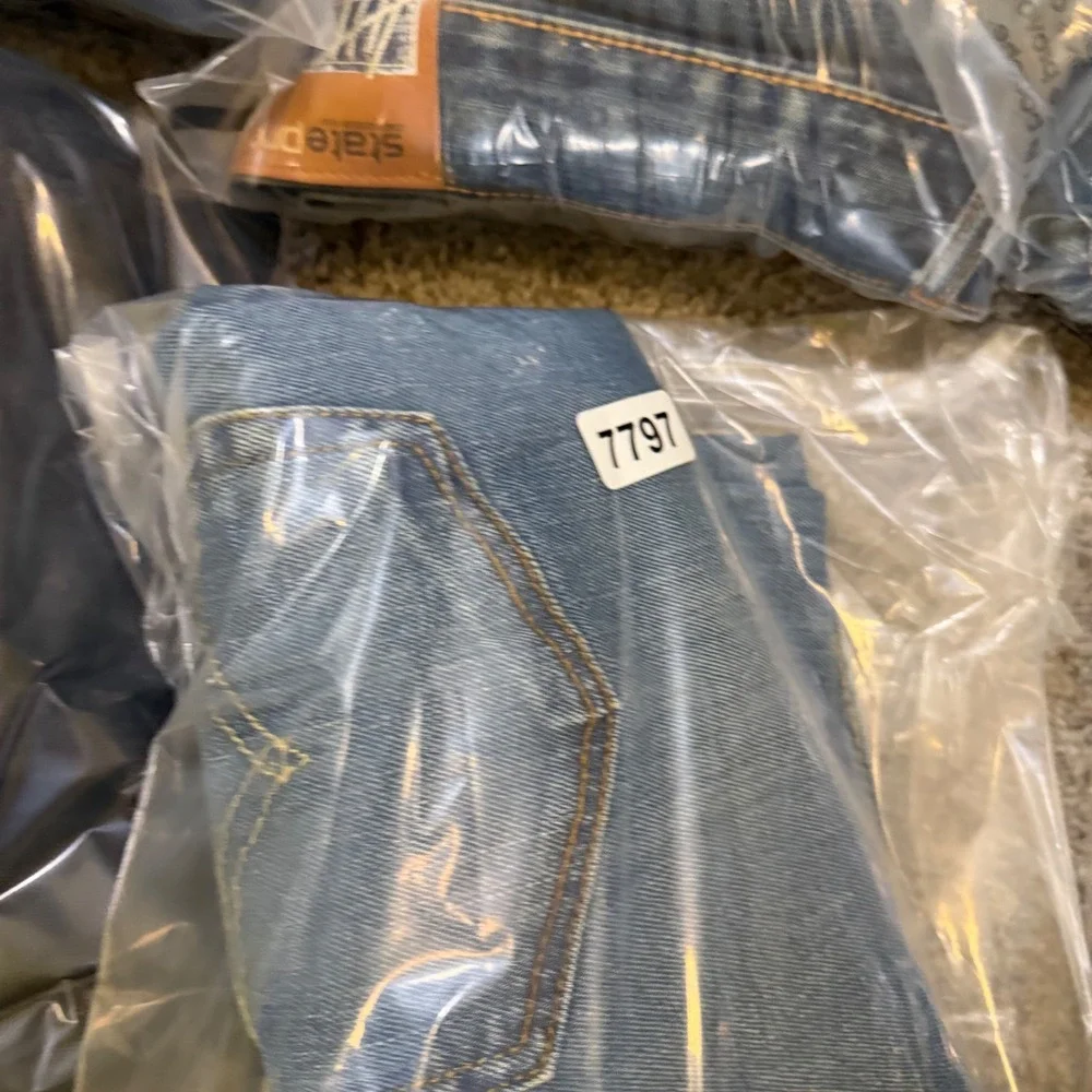 Levis 505 Regular Fit Straight Leg Jeans Medium Wash Blue Mens 32x32 Denim